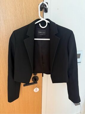 Aritzia Ten by Babaton Crop Black Blazer Jacket